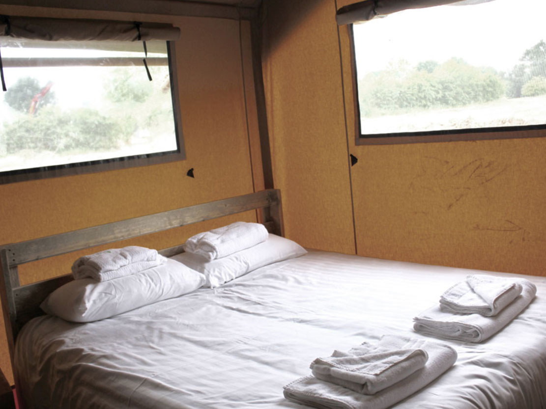 Club Lodge Safari Tent bedroom